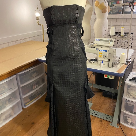 BCBG runway dress. Black - Picture 1 of 11